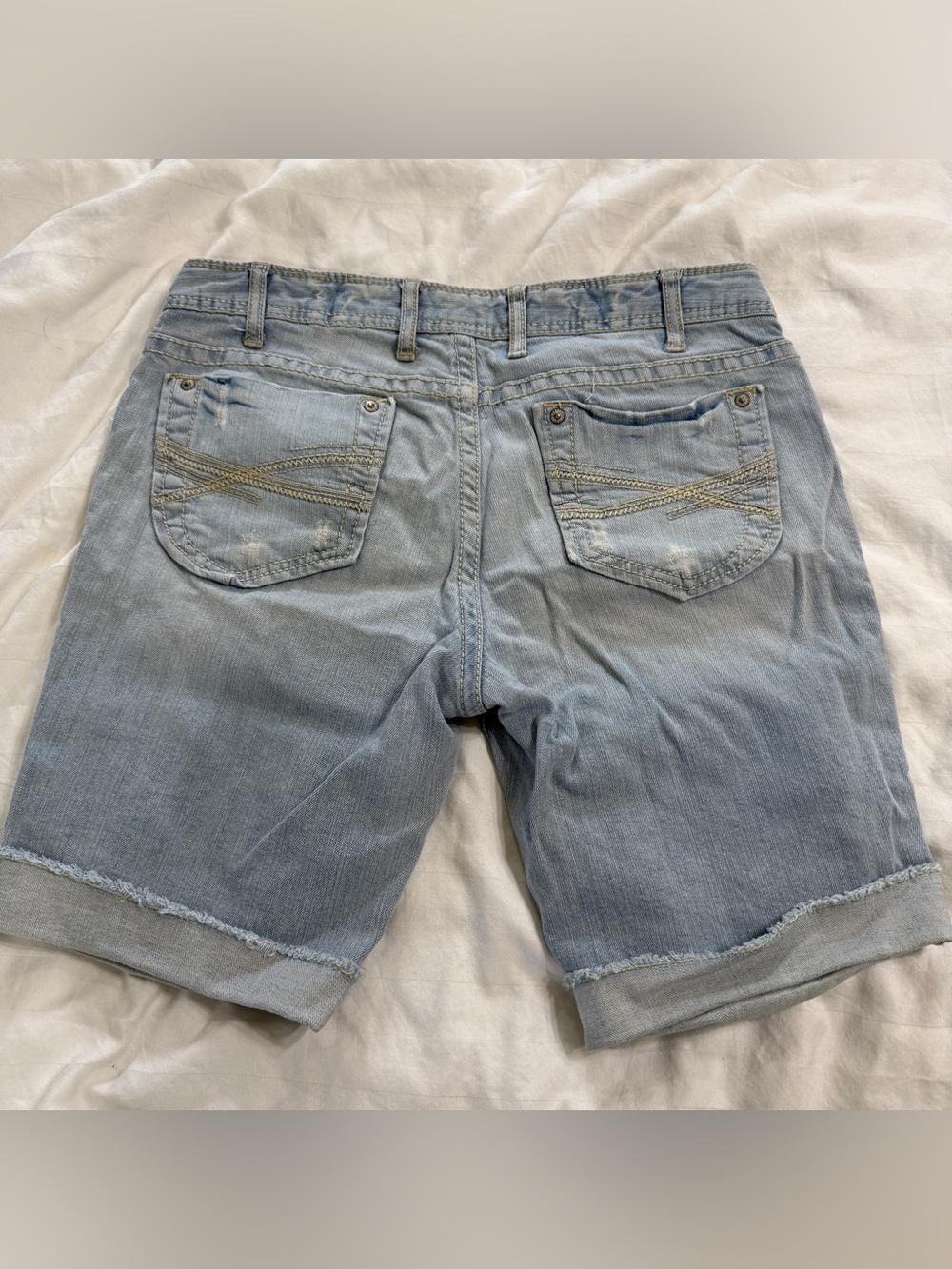 Aeropostale Light Blue Denim Cuffed Women's Shorts - Picture 2 of 3